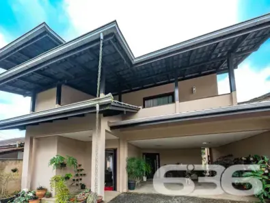 Sobrado com 3 Quartos à venda, 235m² no Parque Guarani, Joinville