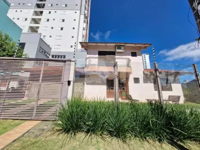 Casa com 3 Quartos para alugar, 158m² no Maria Goretti, Chapecó