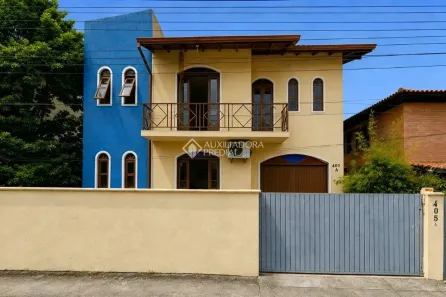 Casa com 2 Quartos para alugar, 75m² no Lagoa da Conceição, Florianópolis