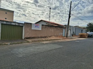 Lote/Terreno à venda, 360m² no Santa Mônica, Uberlândia