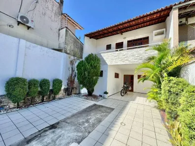 Casa de Condomínio com 3 Quartos à venda, 140m² no Sapiranga-Coité, Fortaleza