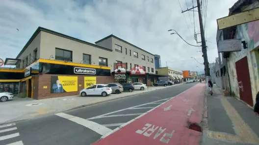 Ponto Comercial para alugar, 77m² no Centro, Caraguatatuba
