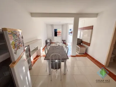 Sobrado com 2 Quartos à venda, 78m² no Forquilhas, São José