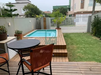 Sobrado com 4 Quartos à venda, 119m² no Canto Grande, Bombinhas