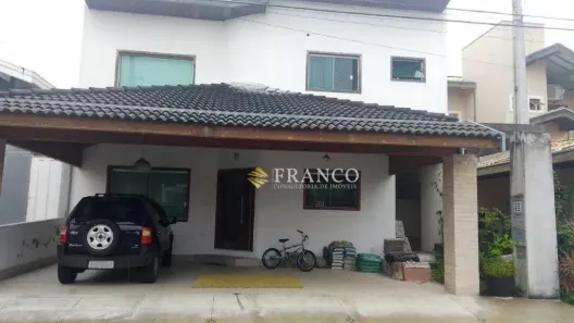 Casa de Condomínio com 3 Quartos à venda, 250m² no Piracangaguá, Taubaté