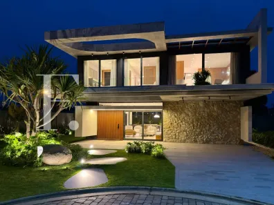 Sobrado com 5 Quartos à venda, 410m² no XANGRI-LÁ, Xangri-lá