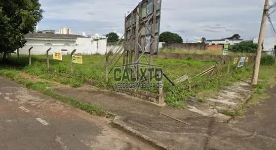 Lote/Terreno à venda, 900m² no Marta Helena, Uberlândia