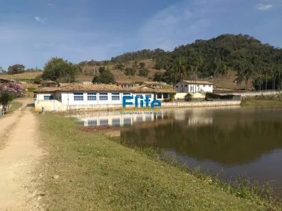 Fazenda/Sítio com 7 Quartos à venda, 2500m² no Centro, Amparo