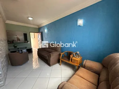 Casa com 7 Quartos à venda, 210m² no Maracanã, Montes Claros