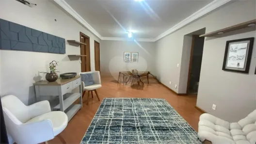 Apartamento com 3 Quartos para alugar, 120m² no Petrópolis, Porto Alegre