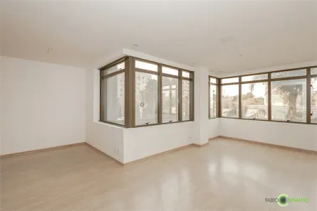 Sala Comercial à venda, 47m² no São Geraldo, Porto Alegre