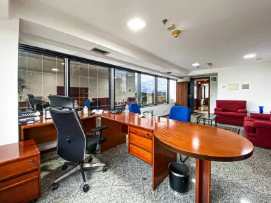 Sala Comercial para alugar, 113m² no Asa Norte, Brasília