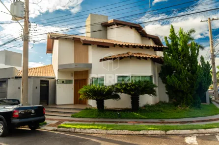 Casa de Condomínio com 3 Quartos à venda, 237m² no Amantini Residence, Campo Grande