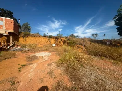 Lote/Terreno à venda, 208m² no Campinho da Serra I, Serra