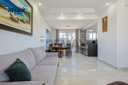 Sobrado com 3 Quartos à venda, 220m² no Pinheirinho, Curitiba