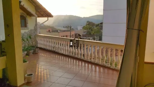 Casa com 3 Quartos à venda, 980m² no Santa Cecília, Juiz de Fora