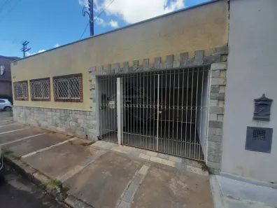 Imóvel Comercial com 3 Quartos para alugar, 194m² no Jardim Primavera, Araraquara