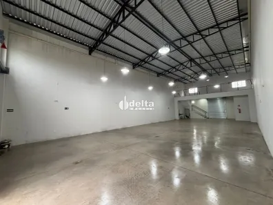 Ponto Comercial para alugar, 300m² no Grand Ville, Uberlândia