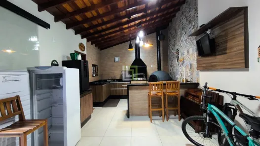 Casa com 2 Quartos à venda, 216m² no Jardim Marambaia, Jundiaí