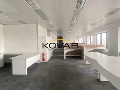 Sala Comercial para alugar, 383m² no Pinheiros, São Paulo