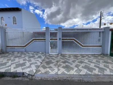 Casa com 3 Quartos à venda, 181m² no Taguatinga Norte, Brasília