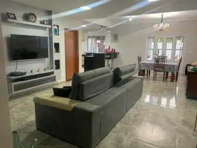 Sobrado com 3 Quartos à venda, 252m² no Itapecirica, Taubaté
