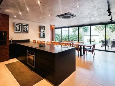 Casa de Condomínio com 4 Quartos à venda, 327m² no Jardim Tarobá, Cambé