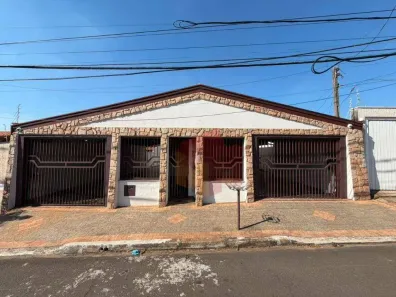 Casa com 2 Quartos para venda ou aluguel, 160m² no Brieds, Americana
