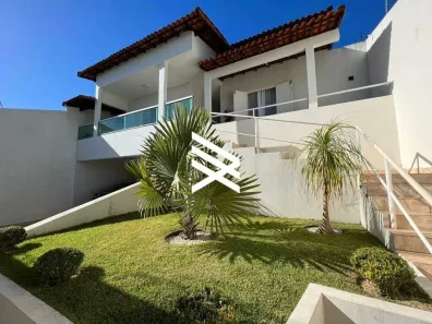 Casa com 3 Quartos para alugar, 200m² no Jardim Inconfidência, Uberlândia