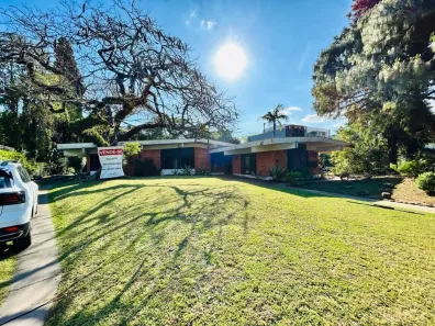 Casa com 4 Quartos à venda, 470m² no Vila Assunção, Porto Alegre
