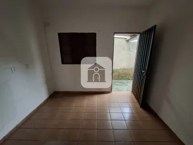 Casa com 1 Quarto para alugar, 30m² no Jardim das Palmeiras, Uberlândia
