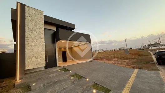 Casa de Condomínio com 3 Quartos à venda, 132m² no Jardins Parma, Senador Canedo