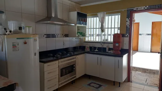 Casa de Condomínio com 4 Quartos à venda, 200m² no Centro, Caldas Novas