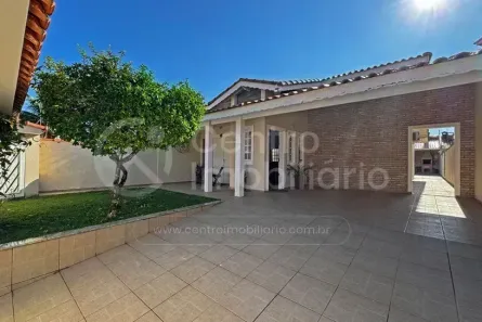 Casa com 3 Quartos à venda, 165m² no Estância Balneária Maria Helena Novaes, Peruíbe