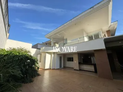 Casa de Condomínio com 3 Quartos para alugar, 360m² no Gávea, Uberlândia