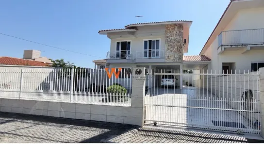 Casa com 3 Quartos à venda, 209m² no Centro, Palhoça