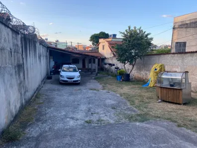Casa com 2 Quartos à venda, 400m² no Novo Progresso, Contagem