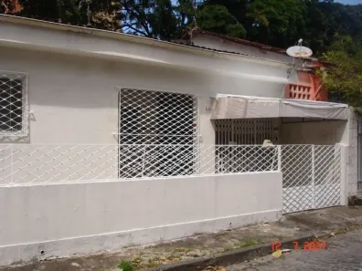 Casa com 3 Quartos para alugar, 100m² no Aflitos, Recife