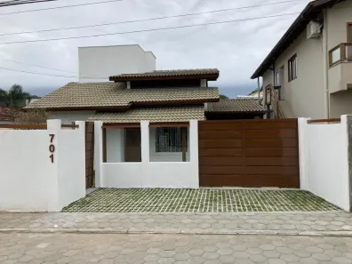 Casa com 3 Quartos para alugar, 119m² no Rio Tavares, Florianópolis