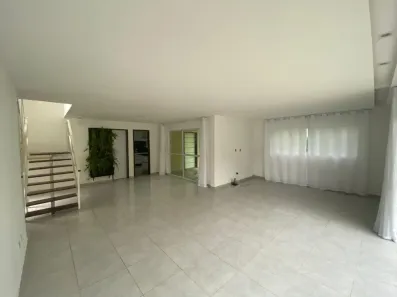 Casa de Condomínio com 5 Quartos para alugar, 227m² no , Paudalho