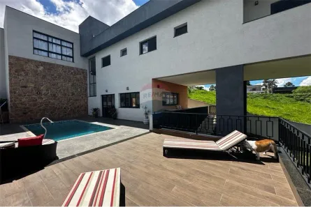 Casa de Condomínio com 3 Quartos à venda, 248m² no Jundiaizinho (Terra Preta), Mairiporã