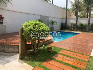 Casa de Condomínio com 3 Quartos para alugar, 390m² no Morada da Colina, Uberlândia