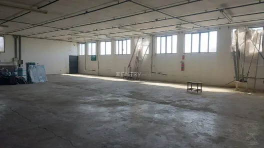 Galpão/Depósito/Armazém para venda ou aluguel, 2050m² no Vila Jundiainópolis, Jundiaí