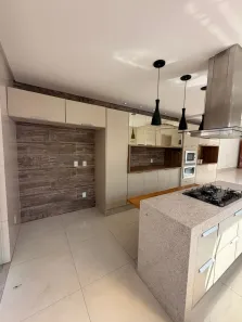 Casa com 3 Quartos para alugar, 287m² no Loteamento Portal do Sol I, Goiânia