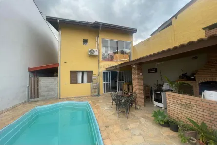 Sobrado com 4 Quartos para alugar, 200m² no Atibaia Jardim, Atibaia