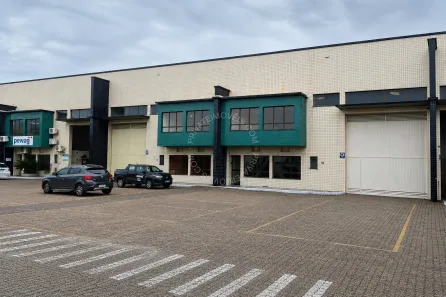 Galpão/Depósito/Armazém para alugar, 1400m² no Sarandi, Porto Alegre
