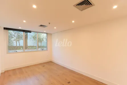 Sala Comercial para alugar, 38m² no Liberdade, São Paulo