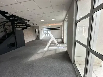 Sala Comercial para alugar, 140m² no Vila São Francisco (Zona Sul), São Paulo
