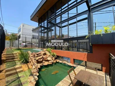 Prédio Comercial para alugar, 735m² no Saraiva, Uberlândia