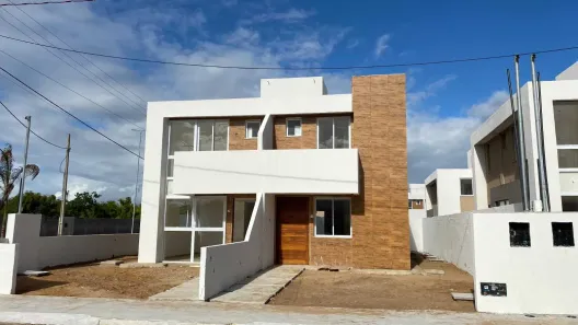 Casa de Condomínio com 2 Quartos à venda, 82m² no Luar da Barra, Barra dos Coqueiros